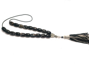 Κομπολόι αχάτης μαύρο ριγέ με φούντα